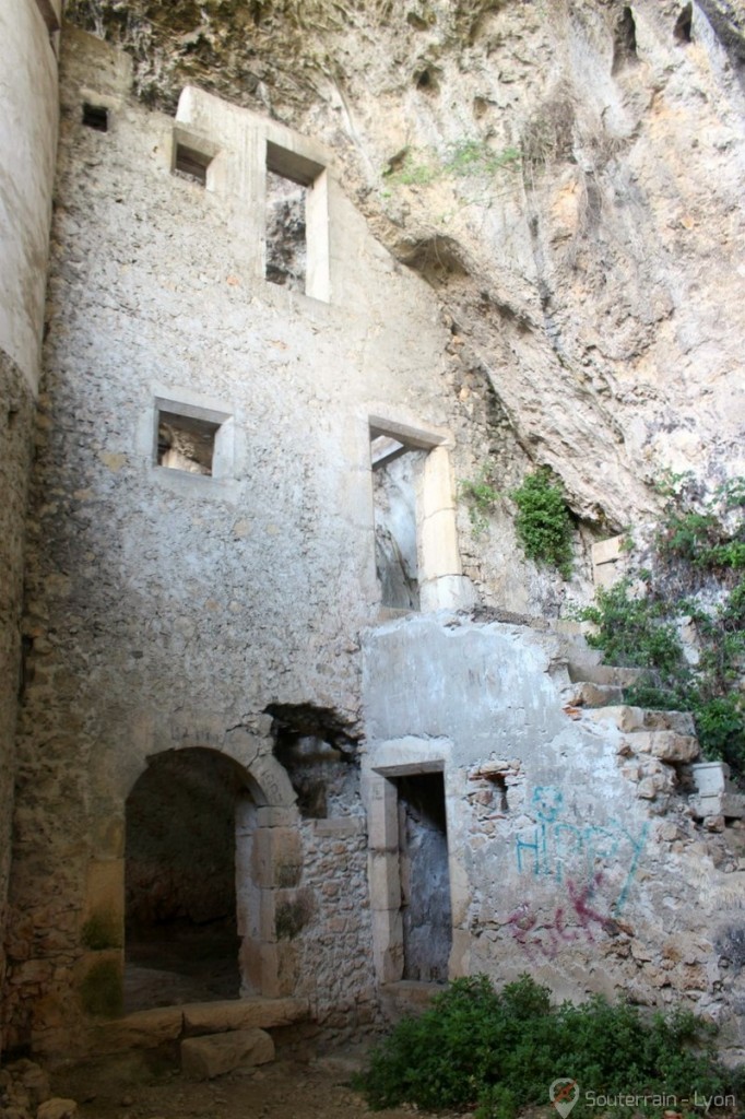 grotte fortifiée FC